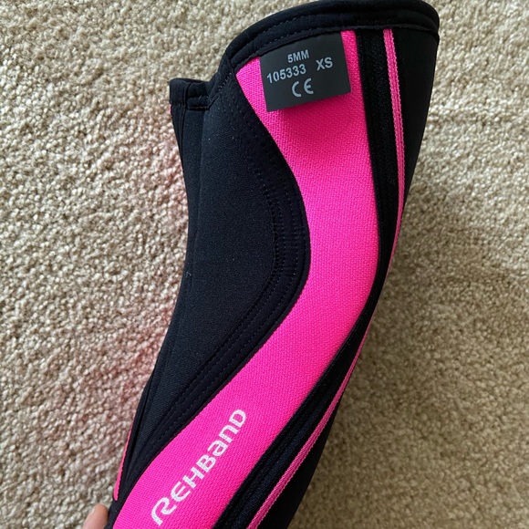 Knee support - Picture 2 of 6